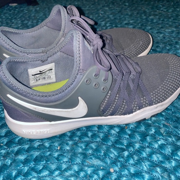 Nike sneakers - Picture 2 of 4